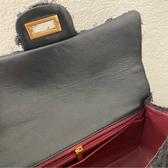 Black Fringe Tweed Leather Classic Single Flap Crossbody Chain Bag Medallion C2 - Picture 10 of 14